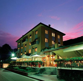 Отель Hotel Ristorante Costa  Фуйпьяно-Валле-Иманья